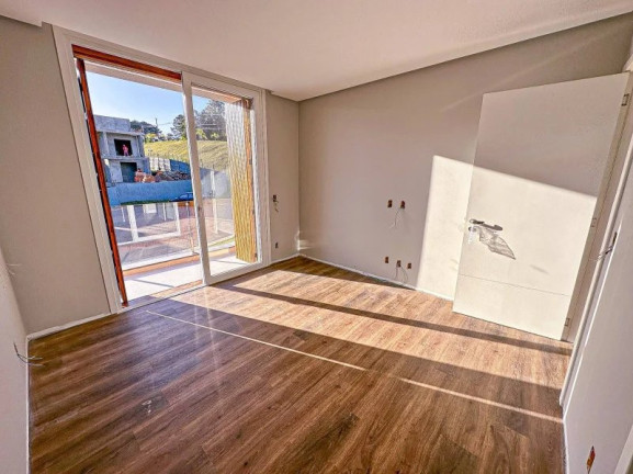 Imagem Casa com 4 Quartos à Venda, em Vila Nova - Porto Alegre Imagem Casa com 4 Quartos à Venda, em Vila Nova - Porto Alegre