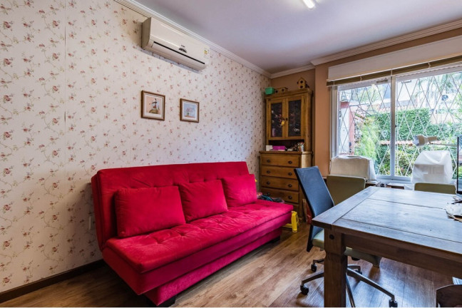 Imagem Casa com 3 Quartos à Venda, 212 m² em Jardim Sabará - Porto Alegre Imagem Casa com 3 Quartos à Venda, 212 m² em Jardim Sabará - Porto Alegre