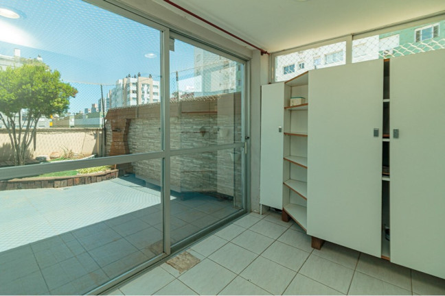 Imagem Imóvel com 2 Quartos à Venda, 139 m² em Santana - Porto Alegre Imagem Imóvel com 2 Quartos à Venda, 139 m² em Santana - Porto Alegre