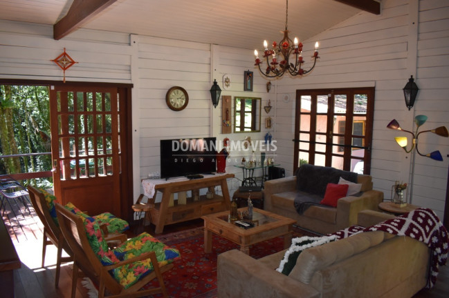 Imagem Casa com 4 Quartos à Venda, 190 m² em Região Do Alto Da Boa Vista - Campos Do Jordão Imagem Casa com 4 Quartos à Venda, 190 m² em Região Do Alto Da Boa Vista - Campos Do Jordão