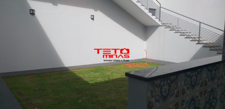 Imagem Casa com 3 Quartos à Venda, 260 m² em à 500 M Do Parque Das águas - São Lourenço