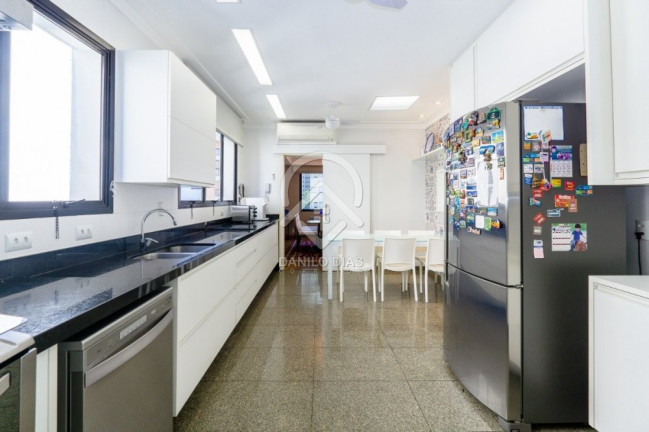Imagem Apartamento com 3 Quartos à Venda, 200 m² em Campo Belo - São Paulo