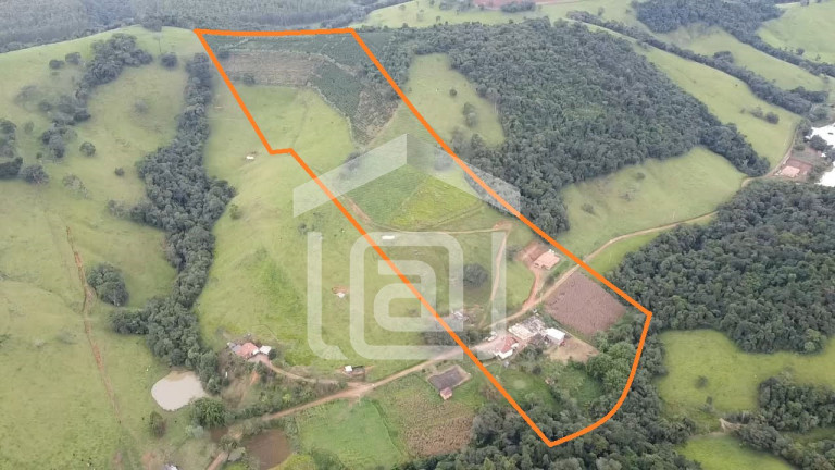 Imagem Imóvel com 4 Quartos à Venda, 120 m² em Santana De Caldas - Caldas Imagem Imóvel com 4 Quartos à Venda, 120 m² em Santana De Caldas - Caldas