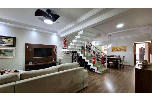 Imagem Casa com 3 Quartos à Venda, 172 m² em Jardim Hollywood - São Bernardo Do Campo Imagem Casa com 3 Quartos à Venda, 172 m² em Jardim Hollywood - São Bernardo Do Campo
