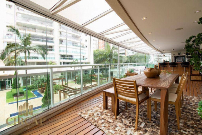 Apartamento com 3 Quartos à Venda, 213 m² em Vila Romana - São Paulo