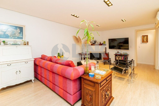 Imagem Apartamento com 3 Quartos à Venda, 114 m² em Higienópolis - Porto Alegre Imagem Apartamento com 3 Quartos à Venda, 114 m² em Higienópolis - Porto Alegre