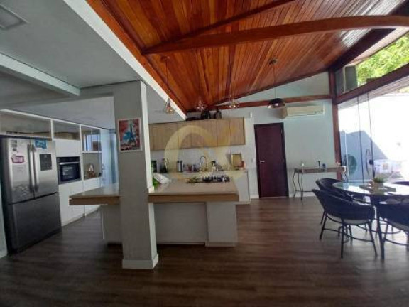 Imagem Casa de Condomínio com 3 Quartos à Venda, 210 m² em Anita Garibaldi - Joinville