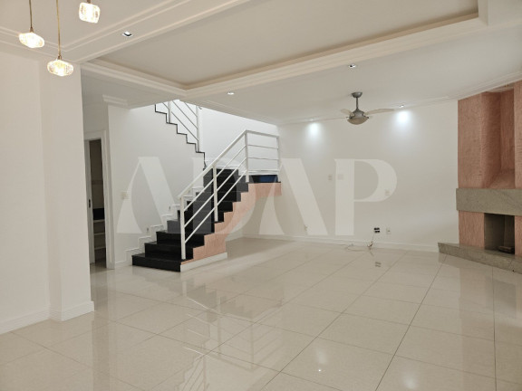 Imagem Casa com 4 Quartos para Alugar, 230 m² em Vargem Pequena - Rio De Janeiro
