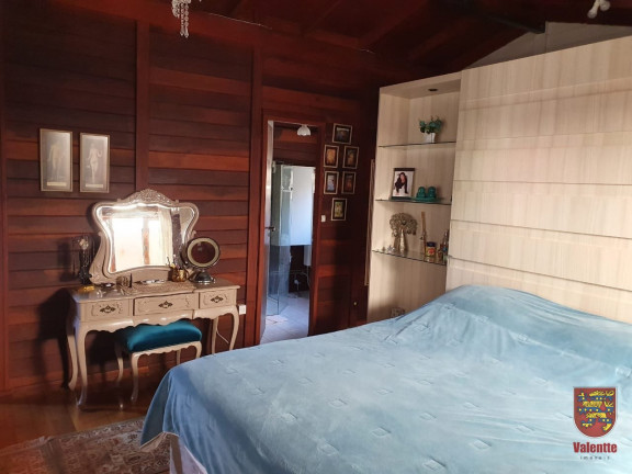 Imagem Casa com 4 Quartos à Venda, em Lagoa Da Conceição - Florianópolis Imagem Casa com 4 Quartos à Venda, em Lagoa Da Conceição - Florianópolis