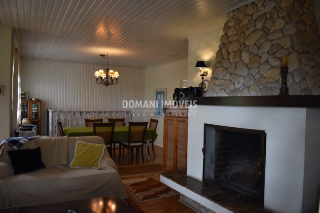 Imagem Casa com 4 Quartos à Venda, 424 m² em Região Do Alto Do Capivari - Campos Do Jordão Imagem Casa com 4 Quartos à Venda, 424 m² em Região Do Alto Do Capivari - Campos Do Jordão
