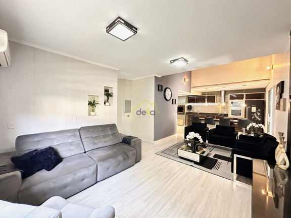 Imagem Casa com 4 Quartos à Venda, 284 m² em Iririú - Joinville Imagem Casa com 4 Quartos à Venda, 284 m² em Iririú - Joinville