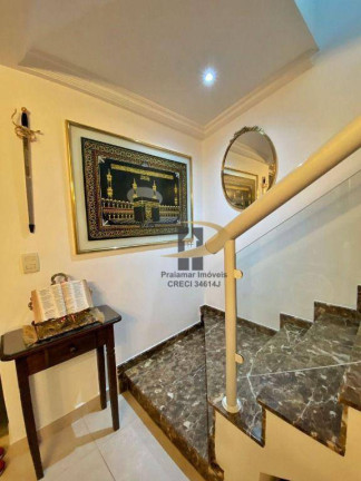 Imagem Sobrado com 4 Quartos à Venda, 218 m² em Boqueirão - Santos