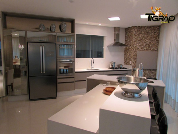 Imagem Apartamento com 3 Quartos à Venda, 140 m² em Centro - Balneário Camboriú Imagem Apartamento com 3 Quartos à Venda, 140 m² em Centro - Balneário Camboriú