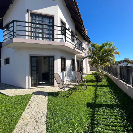Imagem Casa com 3 Quartos à Venda, 185 m² em Morrinhos - Bombinhas Imagem Casa com 3 Quartos à Venda, 185 m² em Morrinhos - Bombinhas