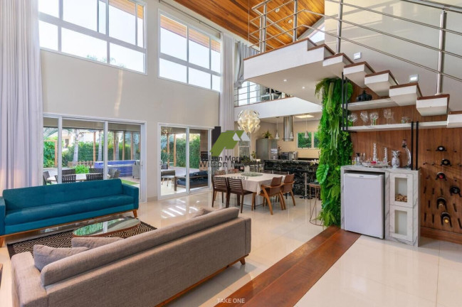 Imagem Casa com 3 Quartos à Venda, 313 m²