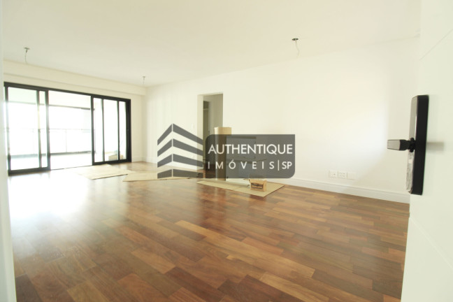Apartamento com 3 Quartos à Venda, 163 m² em Moema - São Paulo
