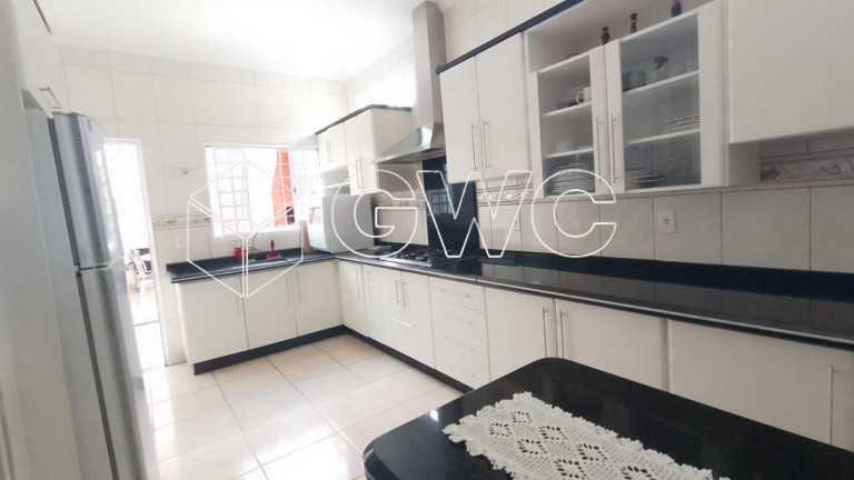 Imóvel com 3 Quartos à Venda,  em Jardim Lavínia - Marília