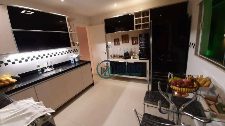 Imagem Casa com 4 Quartos à Venda, 180 m² em Itaipu - Niterói Imagem Casa com 4 Quartos à Venda, 180 m² em Itaipu - Niterói