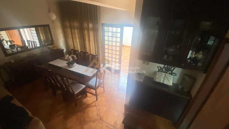 Imagem Sobrado com 4 Quartos à Venda, 223 m² em Ribeirânia - Ribeirão Preto Imagem Sobrado com 4 Quartos à Venda, 223 m² em Ribeirânia - Ribeirão Preto