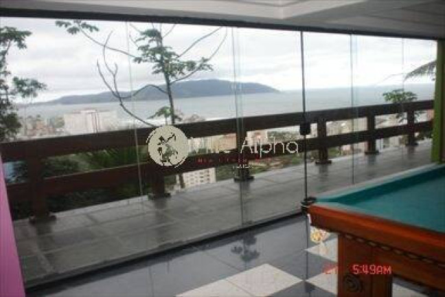 Casa de Condomínio com 5 Quartos à Venda, 900 m² em Santa Terezinha - Santos