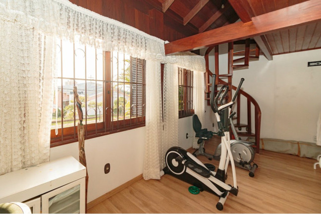 Imagem Casa com 3 Quartos à Venda, 330 m² em Jardim Itu - Porto Alegre Imagem Casa com 3 Quartos à Venda, 330 m² em Jardim Itu - Porto Alegre