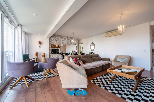 Imagem Imóvel com 3 Quartos à Venda, 141 m² em Jardim Europa - Porto Alegre Imagem Imóvel com 3 Quartos à Venda, 141 m² em Jardim Europa - Porto Alegre