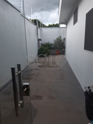 Imagem Casa com 3 Quartos à Venda, 252 m² em Cidade Jardim - Araraquara Imagem Casa com 3 Quartos à Venda, 252 m² em Cidade Jardim - Araraquara