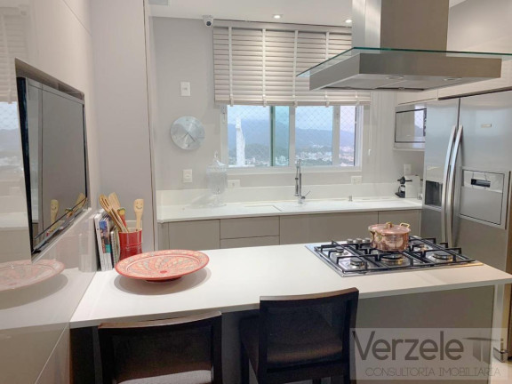 Imagem Apartamento com 3 Quartos à Venda, 144 m² em Centro