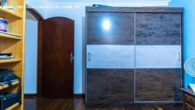 Imagem Casa com 3 Quartos à Venda, 218 m² em Jardim Ubirajara (zona Sul) - São Paulo