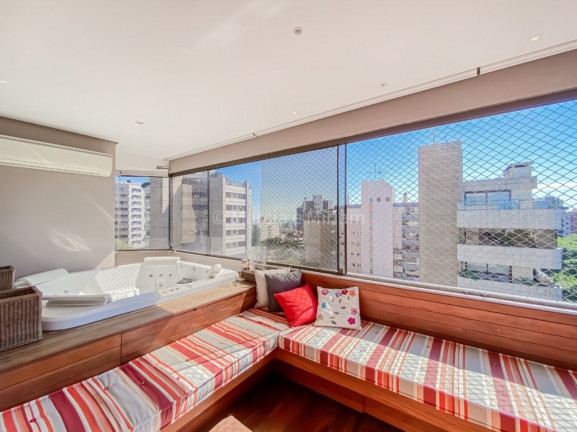 Imagem Imóvel com 3 Quartos à Venda, 250 m² em Auxiliadora - Porto Alegre Imagem Imóvel com 3 Quartos à Venda, 250 m² em Auxiliadora - Porto Alegre