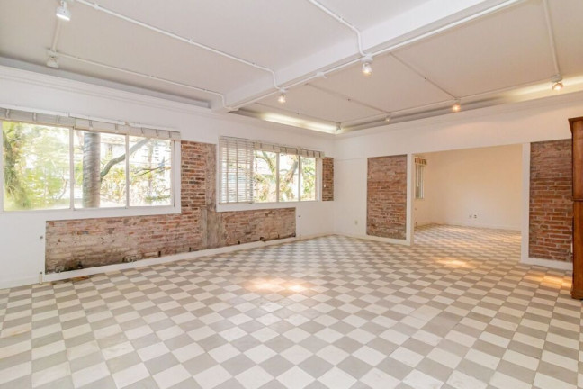 Imagem Apartamento com 2 Quartos à Venda, 220 m² em Moinhos De Vento - Porto Alegre Imagem Apartamento com 2 Quartos à Venda, 220 m² em Moinhos De Vento - Porto Alegre