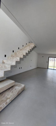 Imagem Casa com 3 Quartos à Venda, 200 m² em Ingleses Norte - Florianópolis