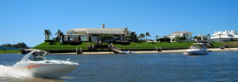 Imagem Casa com 6 Quartos à Venda, em Morada Do Sol - Capão Da Canoa Imagem Casa com 6 Quartos à Venda, em Morada Do Sol - Capão Da Canoa