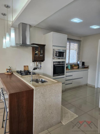 Imagem Sobrado com 3 Quartos à Venda, 295 m² em Bucarein - Joinville Imagem Sobrado com 3 Quartos à Venda, 295 m² em Bucarein - Joinville