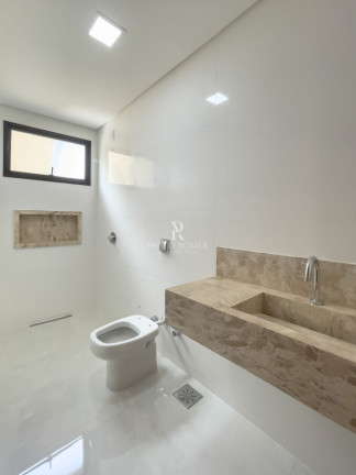 Imagem Casa com 4 Quartos à Venda, 224 m² em Residencial Goiânia Golfe Clube - Goiânia Imagem Casa com 4 Quartos à Venda, 224 m² em Residencial Goiânia Golfe Clube - Goiânia
