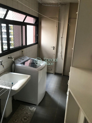 Imagem Apartamento com 3 Quartos à Venda, 250 m² em Moema - São Paulo