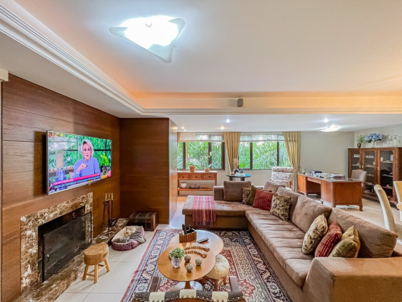 Imóvel com 4 Quartos à Venda,  em Petrópolis - Porto Alegre