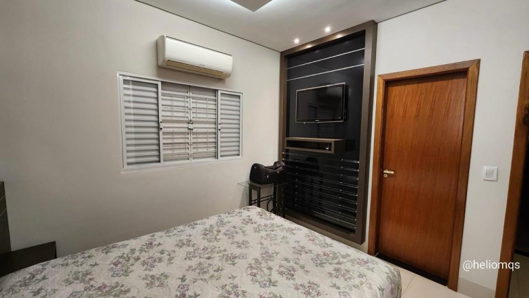 Imagem Sobrado com 3 Quartos à Venda, 260 m² em Amambaí - Campo Grande Imagem Sobrado com 3 Quartos à Venda, 260 m² em Amambaí - Campo Grande