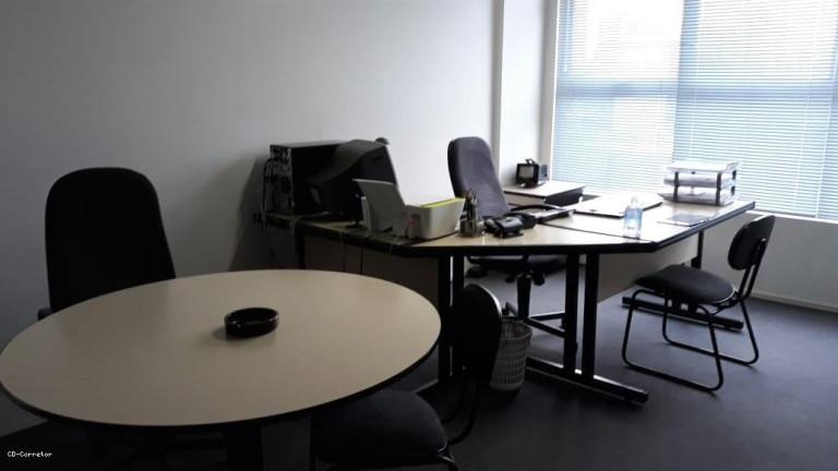 Sala Comercial à Venda, 30 m² em Santo Amaro - São Paulo