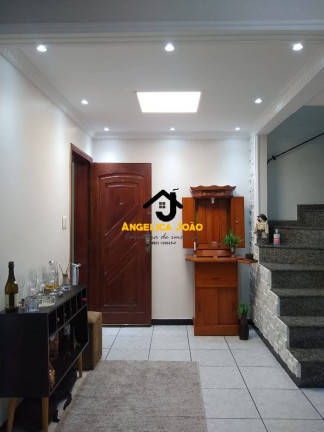 Imagem Sobrado com 3 Quartos à Venda, 101 m² em Vila Sao Jorge - São Vicente