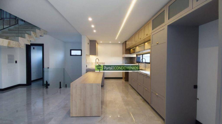 Imagem Casa com 4 Quartos à Venda, 358 m² em Campo Comprido - Curitiba