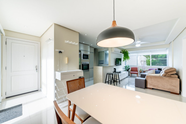 Imagem Apartamento com 2 Quartos à Venda, 111 m² em Menino Deus - Porto Alegre Imagem Apartamento com 2 Quartos à Venda, 111 m² em Menino Deus - Porto Alegre