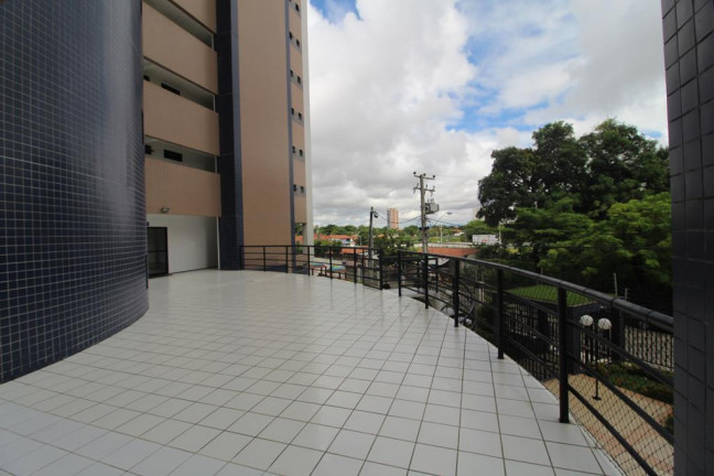 Imagem Apartamento com 2 Quartos à Venda, 72 m² em Guararapes - Fortaleza