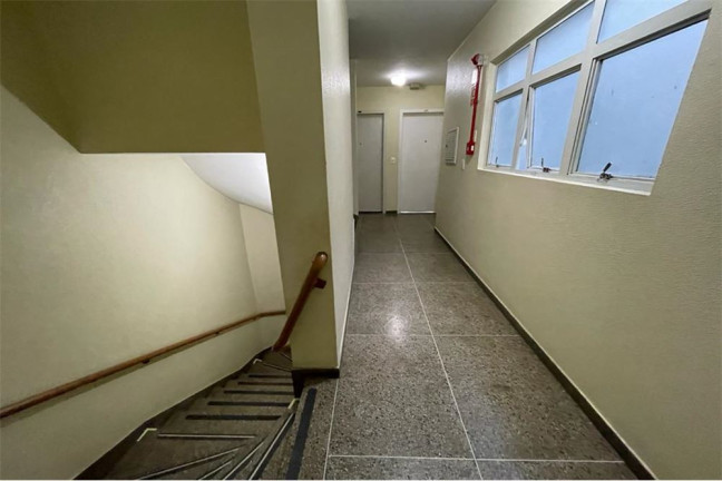 Imagem Imóvel com 1 Quarto à Venda, em Petrópolis - Porto Alegre Imagem Imóvel com 1 Quarto à Venda, em Petrópolis - Porto Alegre