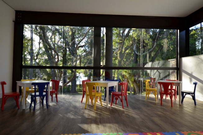 Imagem Imóvel com 4 Quartos à Venda, em Ipanema - Porto Alegre Imagem Imóvel com 4 Quartos à Venda, em Ipanema - Porto Alegre
