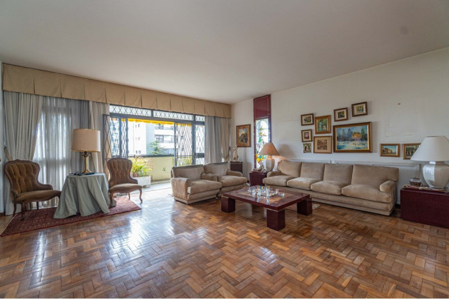 Imagem Imóvel com 4 Quartos à Venda, 277 m² em Auxiliadora - Porto Alegre Imagem Imóvel com 4 Quartos à Venda, 277 m² em Auxiliadora - Porto Alegre