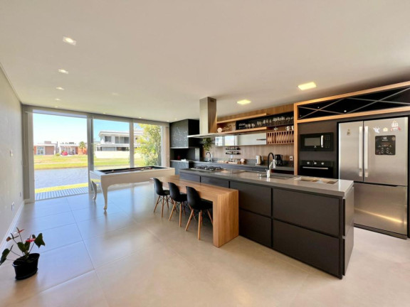 Imagem Casa com 4 Quartos à Venda, 196 m² em -- - Capao Da Canoa Imagem Casa com 4 Quartos à Venda, 196 m² em -- - Capao Da Canoa