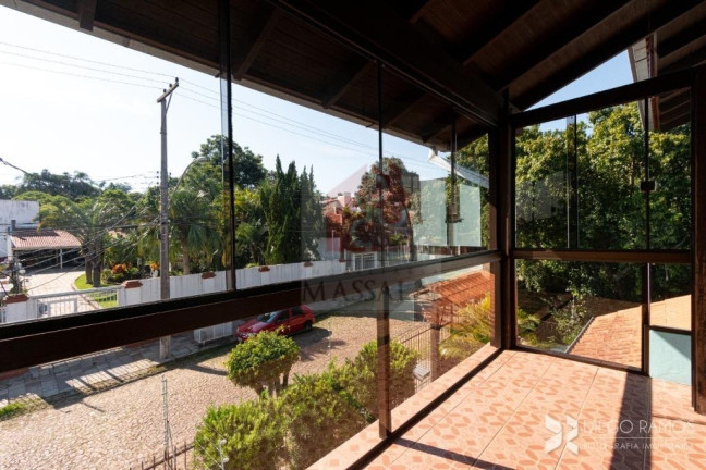 Imagem Casa com 3 Quartos à Venda, 330 m² em Ipanema - Porto Alegre Imagem Casa com 3 Quartos à Venda, 330 m² em Ipanema - Porto Alegre