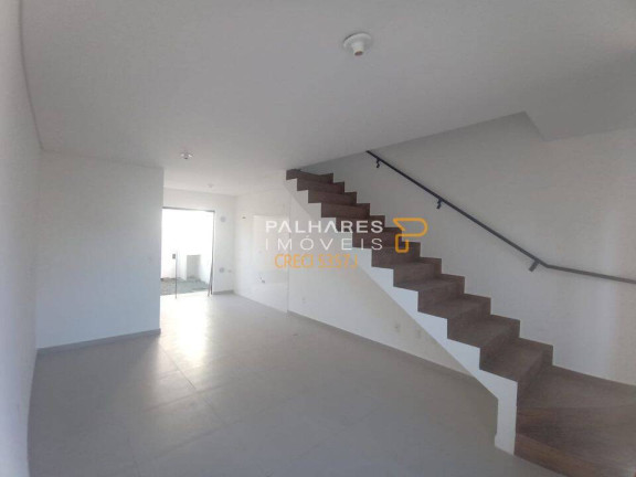 Imagem Casa com 2 Quartos à Venda, 65 m² em Iririú - Joinville