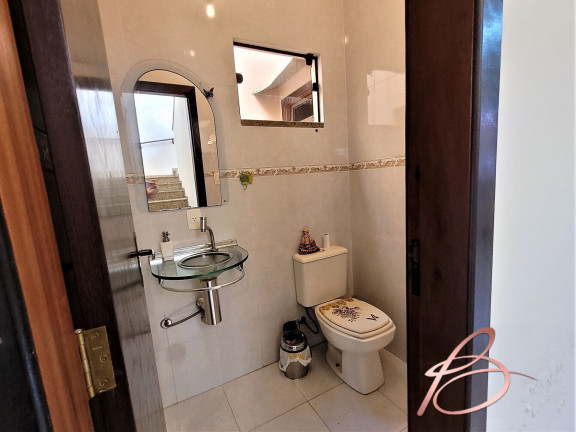 Imagem Sobrado com 3 Quartos à Venda, 231 m² em Centro - Balneário Camboriú Imagem Sobrado com 3 Quartos à Venda, 231 m² em Centro - Balneário Camboriú
